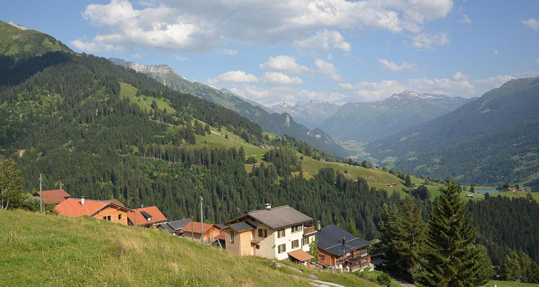 Blick über Pany aufs hintere Prättigau Blick über Pany aufs hintere Prättigau
