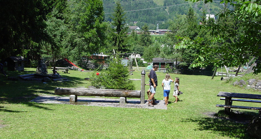 Grillplatz / Feuerstelle Au Grüsch (oua_23018468_image) Grillplatz / Feuerstelle Au Grüsch (oua_23018468_image)
