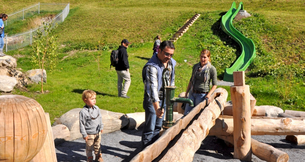 Steinbockspielplatz Wasserspiel Steinbockspielplatz Wasserspiel