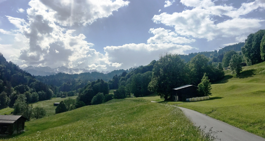 E-Bike Tour vom Seewis hinaus nach Fadära, zum Fadärastein. E-Bike Tour vom Seewis hinaus nach Fadära, zum Fadärastein.