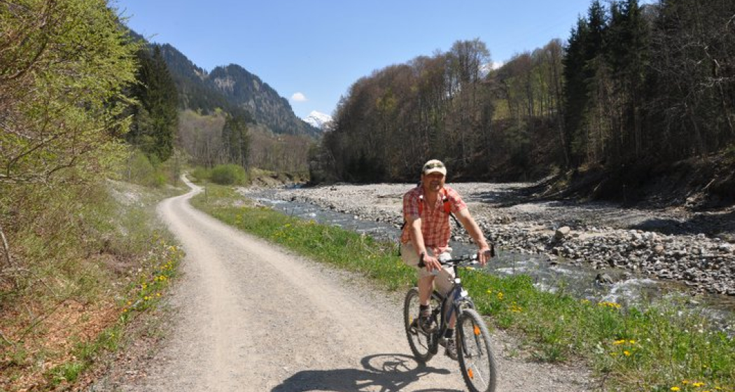 Auf dem Radweg 21 von Klosters nach Sargans Auf dem Radweg 21 von Klosters nach Sargans