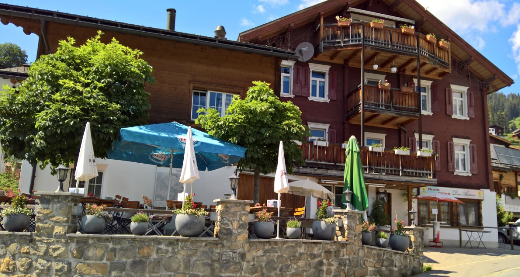 Pizzeria Don Antonio im Sommer Pizzeria Don Antonio im Sommer