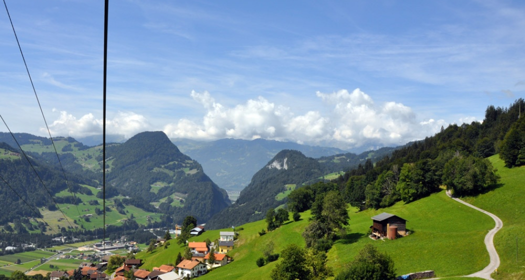 Ausblick von der Seilbahn Fanas Ausblick von der Seilbahn Fanas