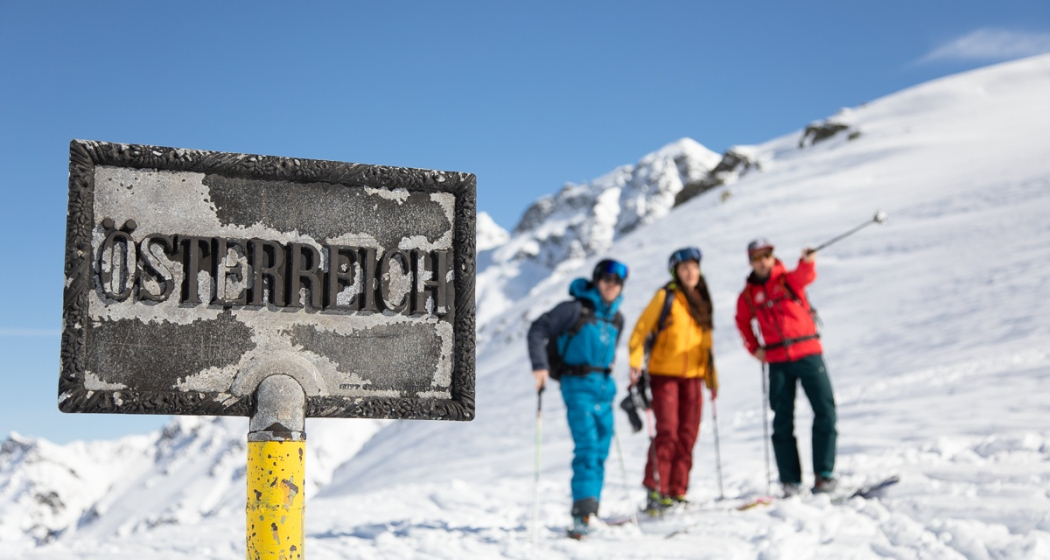 Die Madrisa Rundtour führt von der Schweiz nach Österreich und zurück. Hier auf dem Schlappiner Joch. Die Madrisa Rundtour führt von der Schweiz nach Österreich und zurück. Hier auf dem Schlappiner Joch.