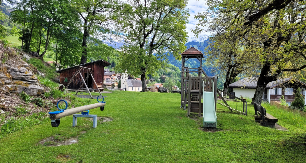 Spielplatz Seewis Dorf (oua_600476548_image) Spielplatz Seewis Dorf (oua_600476548_image)