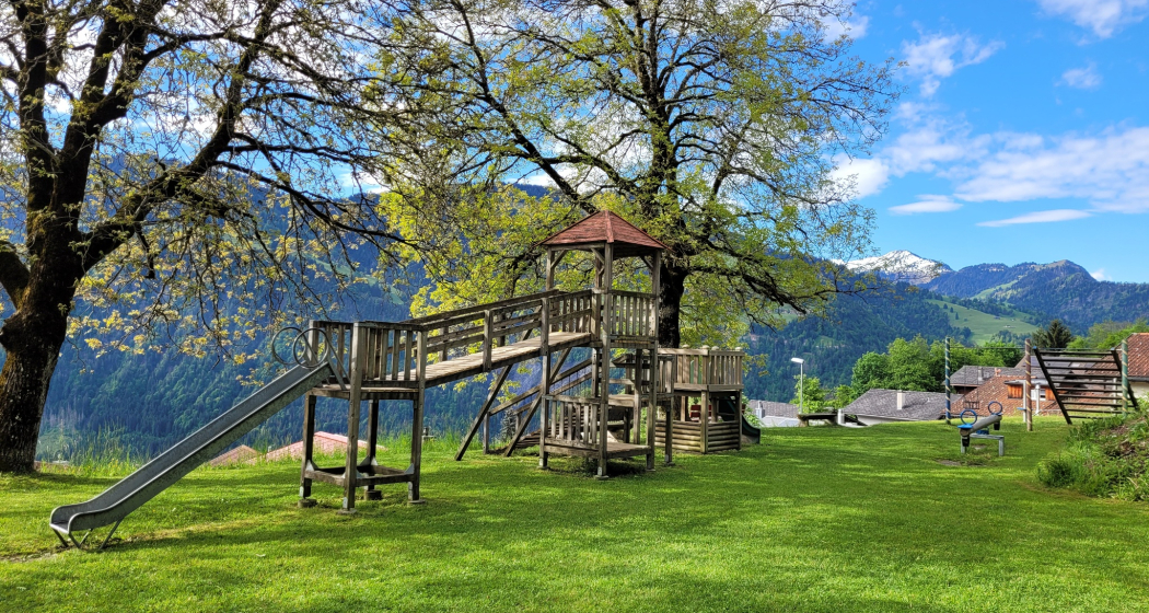Spielplatz Seewis Dorf (oua_600476553_image) Spielplatz Seewis Dorf (oua_600476553_image)