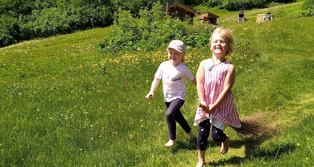 Hexlein auf dem Besen. Hexlein auf dem Besen.