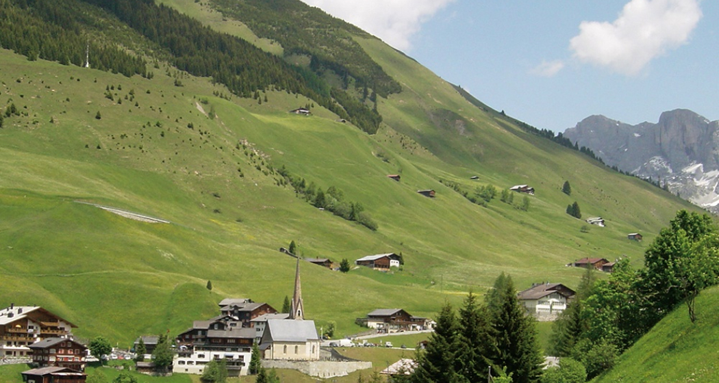 Mitten in der herrlichen Bergwelt: St. Antönien Mitten in der herrlichen Bergwelt: St. Antönien