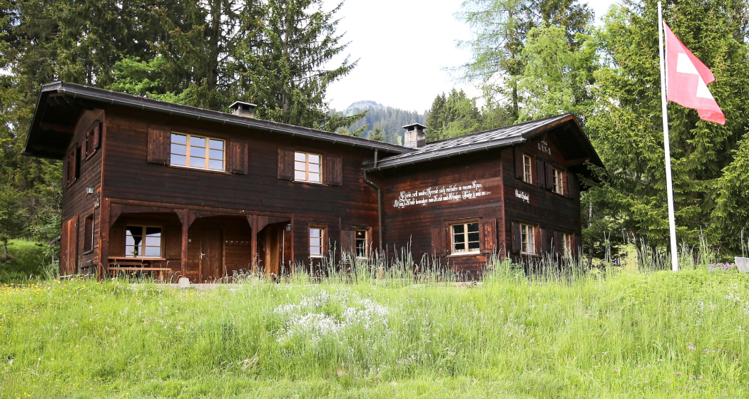Hausteil links mit Hof Hausteil links mit Hof