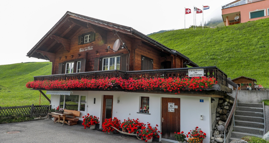 Ferienhaus am Rain mit 3.5 Zimmerwohnung im 1. Stock Ferienhaus am Rain mit 3.5 Zimmerwohnung im 1. Stock