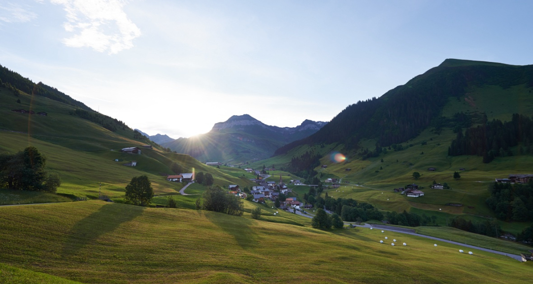 St. Antönien, hinter dem Mond, links St. Antönien, hinter dem Mond, links