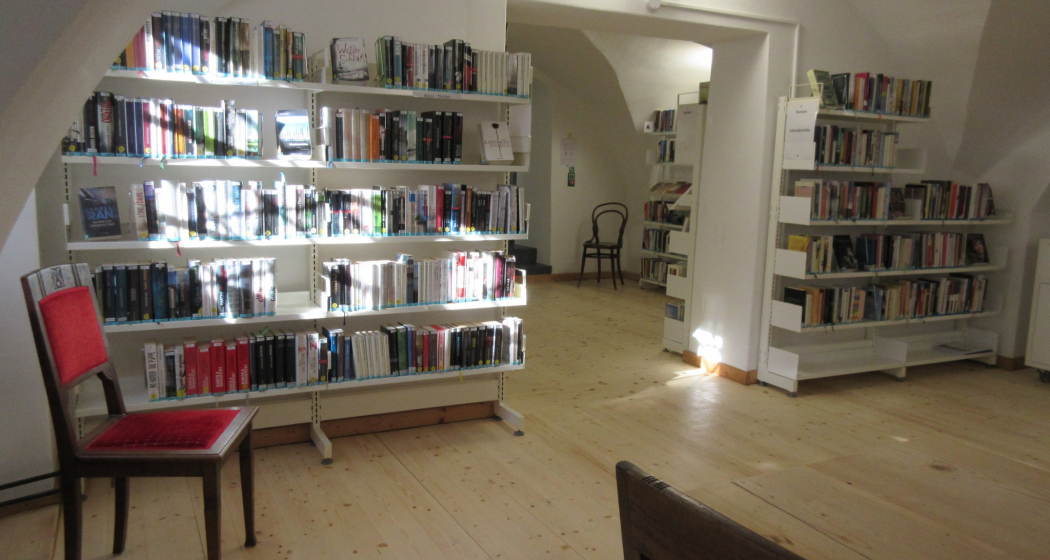 Bibliothek Rosengarten Innenansicht