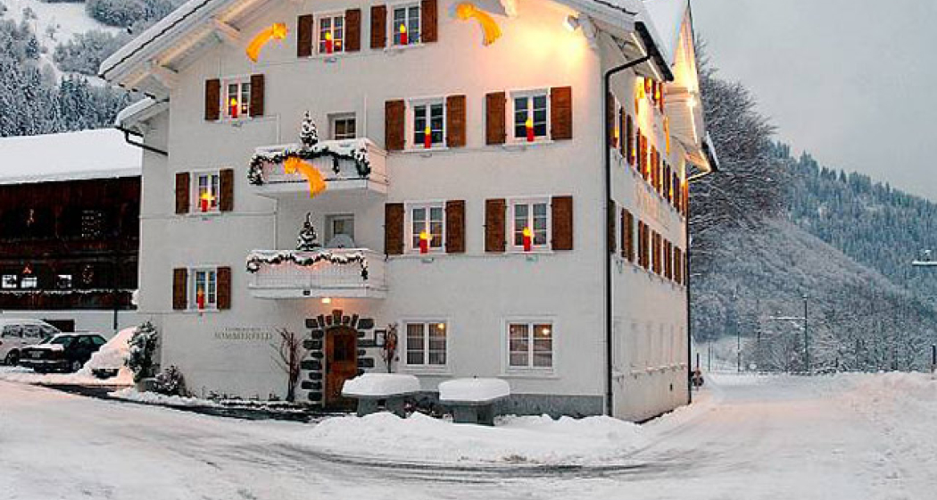 Landgasthof Sommerfeld Aussenansicht Winter