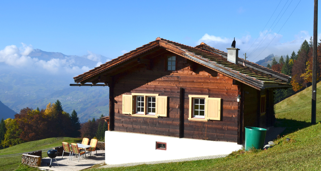 Maiensäss Plausi Aussenansicht im Sommer Maiensäss Plausi Aussenansicht im Sommer