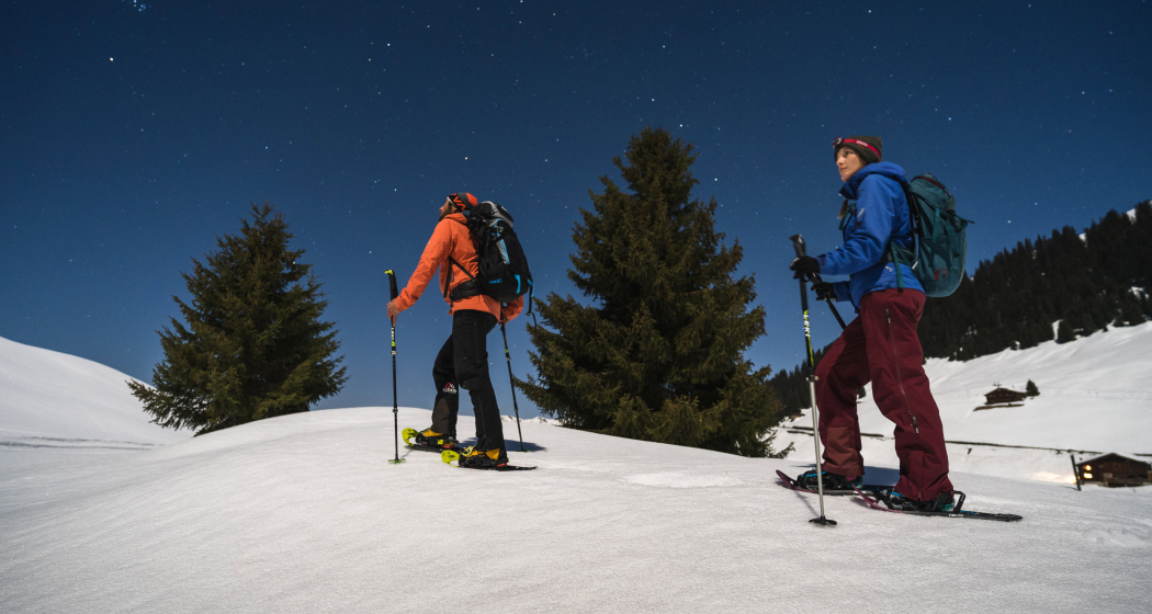 Mondschein-Schneeschuhtour St. Antönien Mondschein-Schneeschuhtour St. Antönien