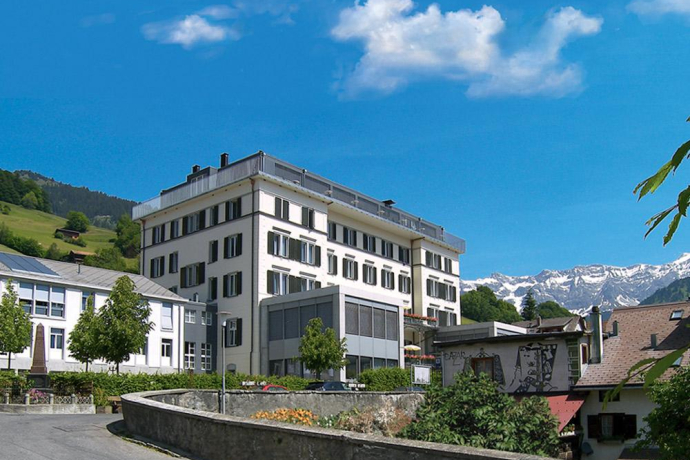 Gepflegtes Restaurant im bekannten Reha-Zentrum in Seewis Gepflegtes Restaurant im bekannten Reha-Zentrum in Seewis