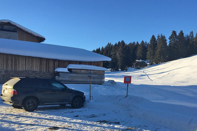Parkplatz beim Loipeneinstieg Parkplatz beim Loipeneinstieg