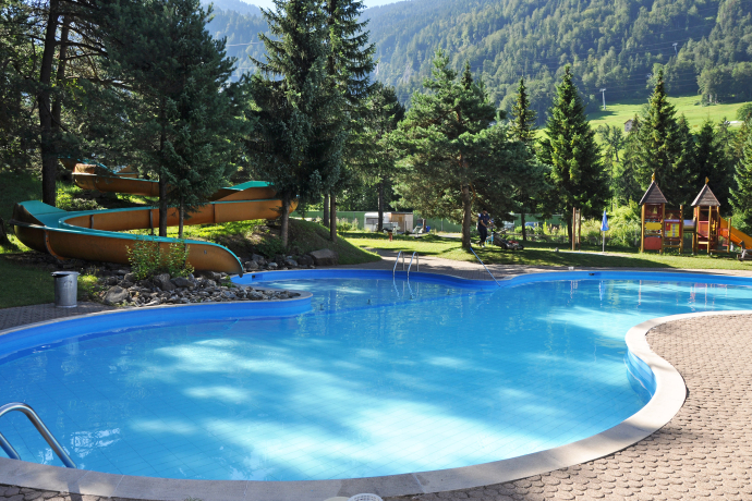 Ideales Schwimmbad für Familien mit kleineren Kindern Ideales Schwimmbad für Familien mit kleineren Kindern