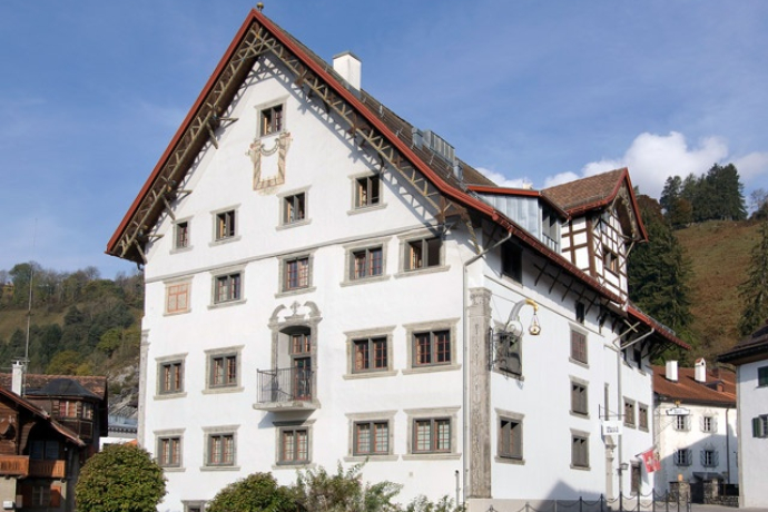 Das Chrona Stübli befindet sich im Parterre des Haus Krone Das Chrona Stübli befindet sich im Parterre des Haus Krone