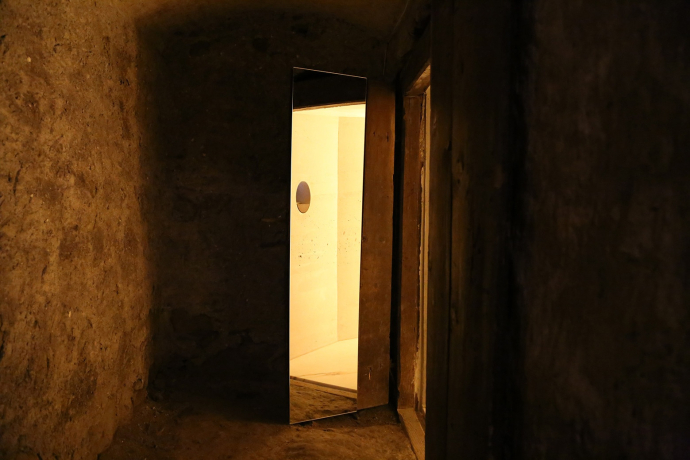 Eingang zur begehbaren Skulptur