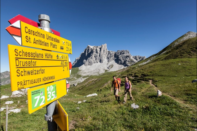 72 Prättigauer Höhenweg: in 4 Tagen von Klosters in die Bündner Herrschaft 72 Prättigauer Höhenweg: in 4 Tagen von Klosters in die Bündner Herrschaft