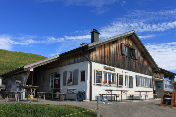 Alphütte der Alp Rona