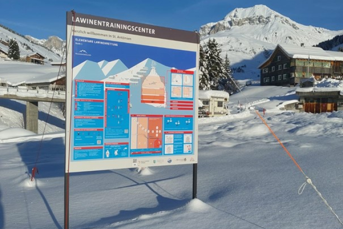 Lawinensuchfeld St. Antönien Platz