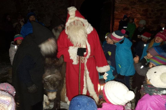 Samichlaus auf Burg Castels Putz (gdl_494873078_image)