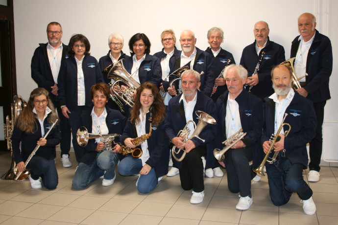 Entertainment with the Pany Music Society (gdl_796460358_image)