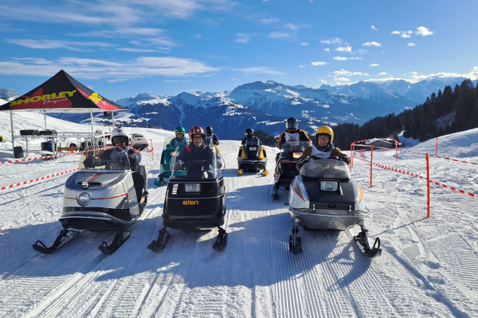 "Alpenknattern", das legendäre Oldtimer-Schneemobil-Rennen auf Grüsch Danusa (gdl_900937355_image)
